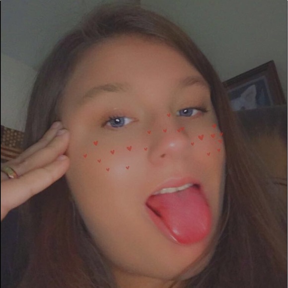 Meet your Posher, Addison - Picture 1 of 1